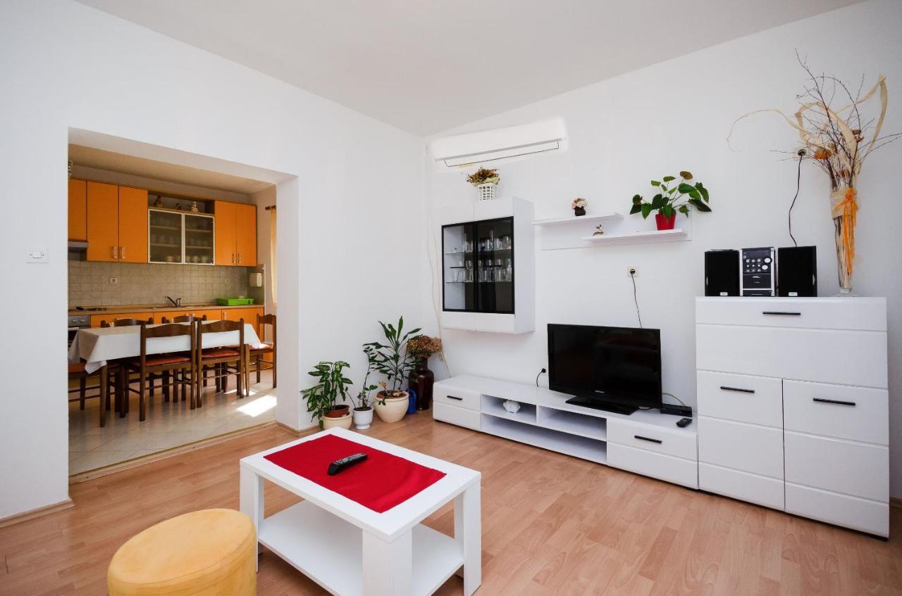 Apartment Ruza Lopar Exterior photo
